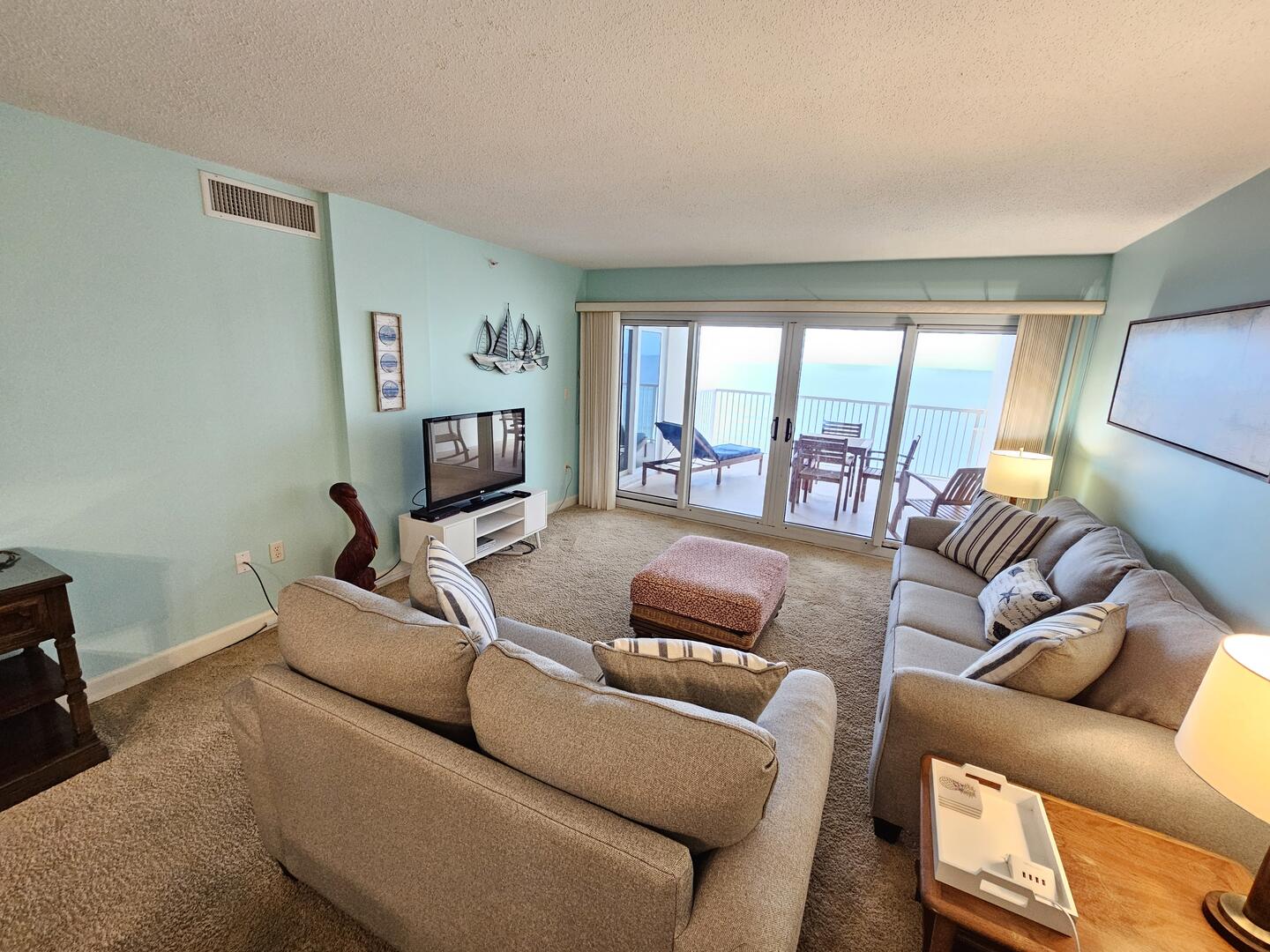 Living Area w/ Gulf Front View