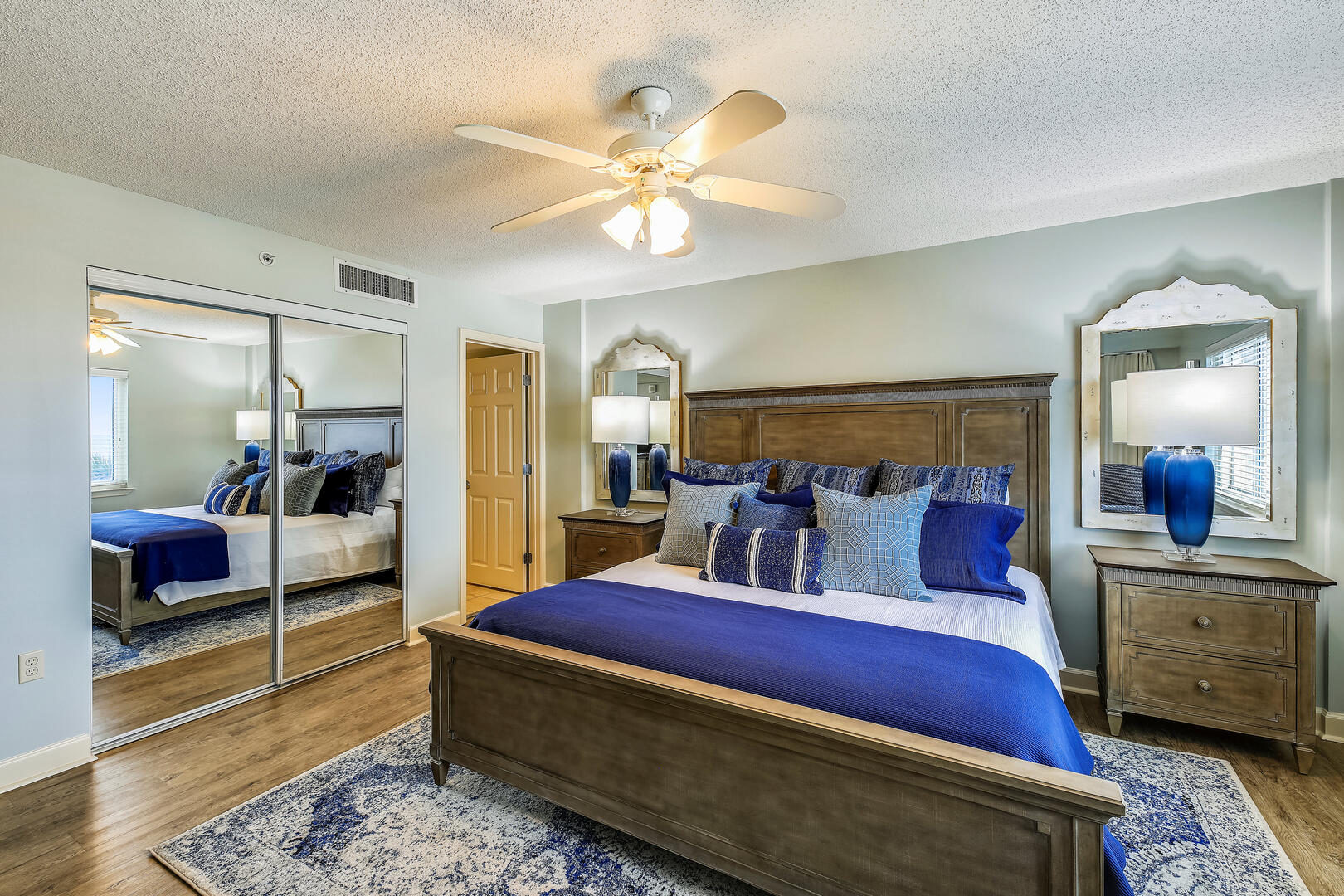 Master Bedroom w/En-Suite Bathroom