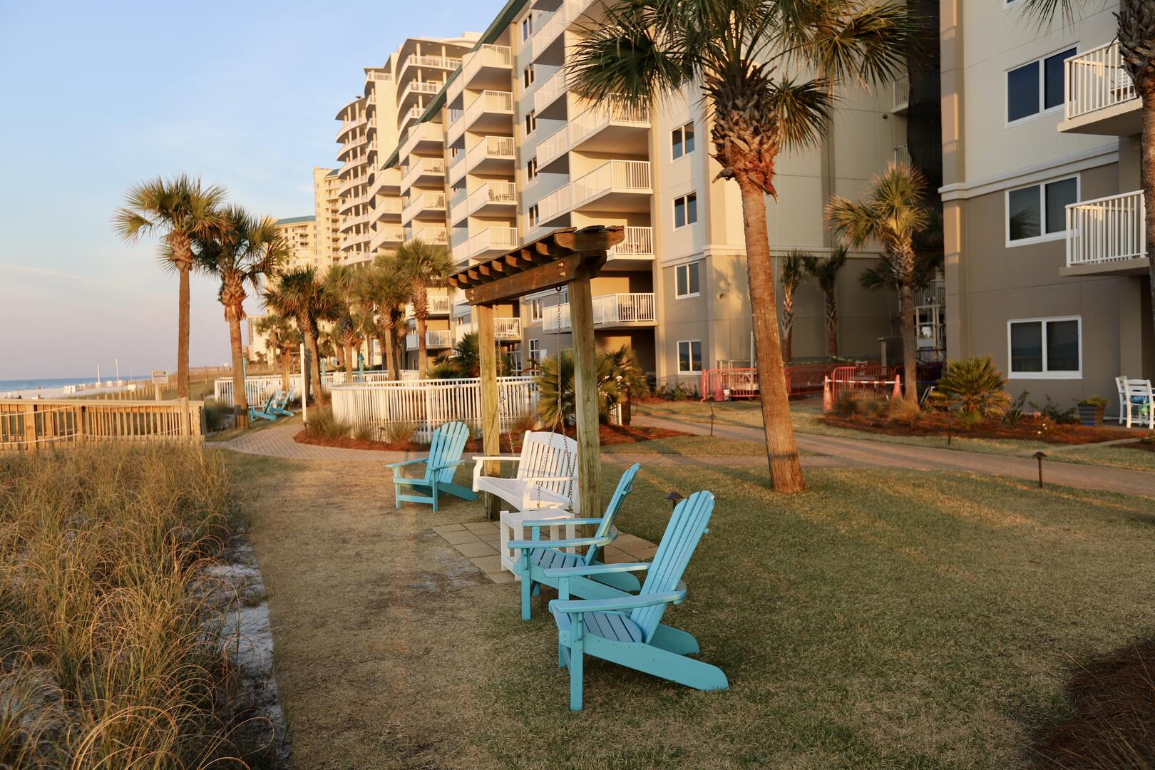 Swing / Seating Area