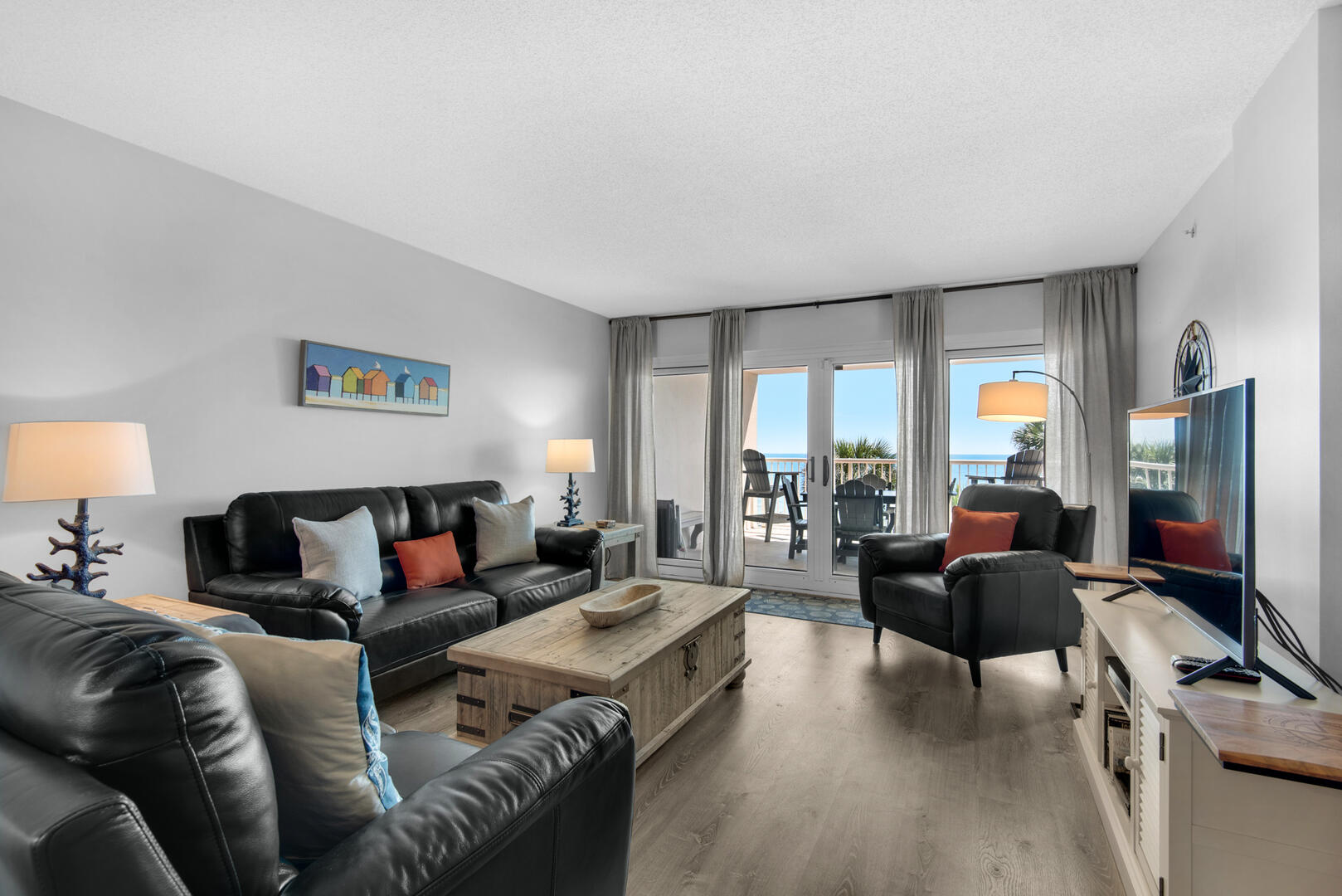 Living Area w/Gulf Front View