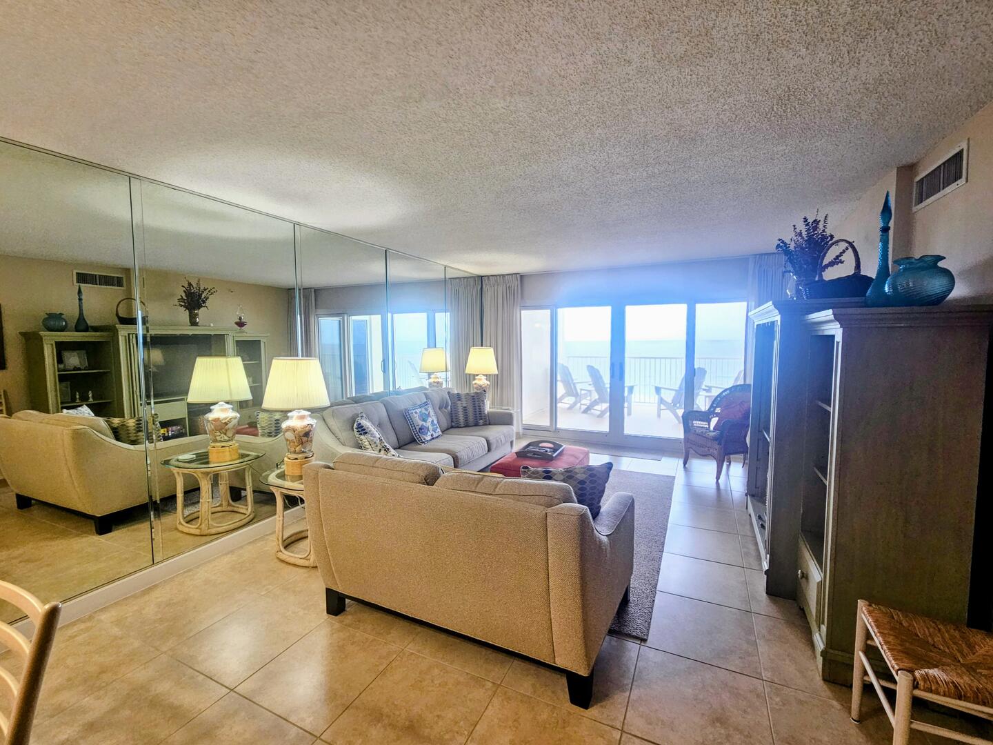 Living Area w/Gulf Front Balcony