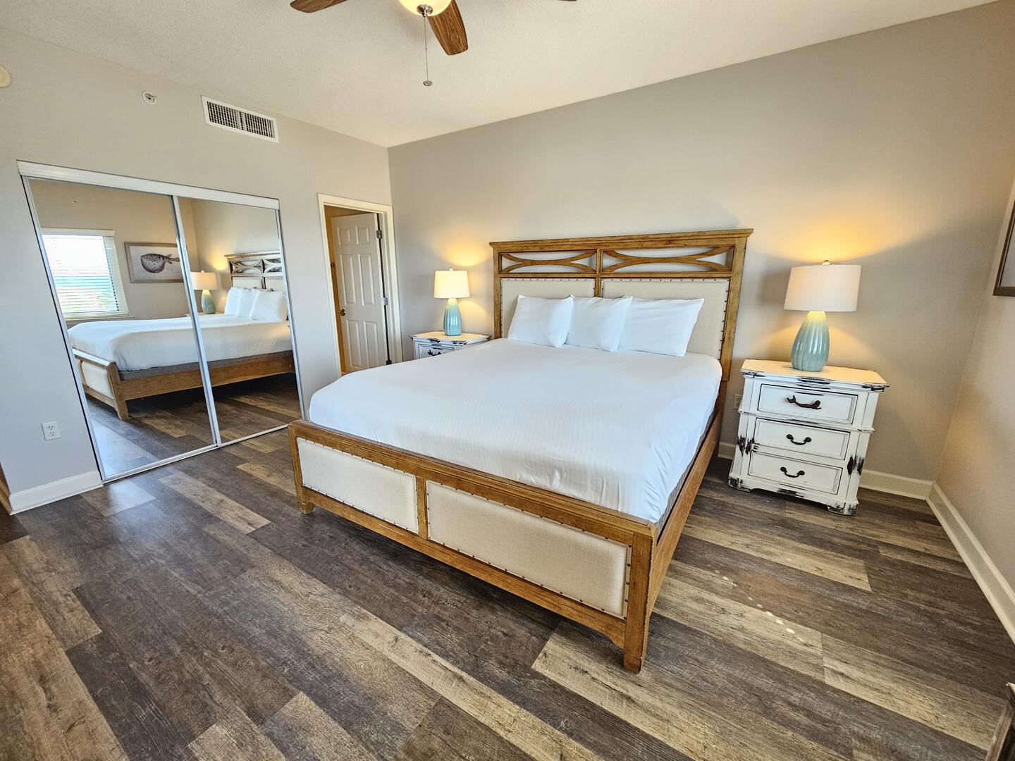 Master Bedroom w/Ensuite Bathroom