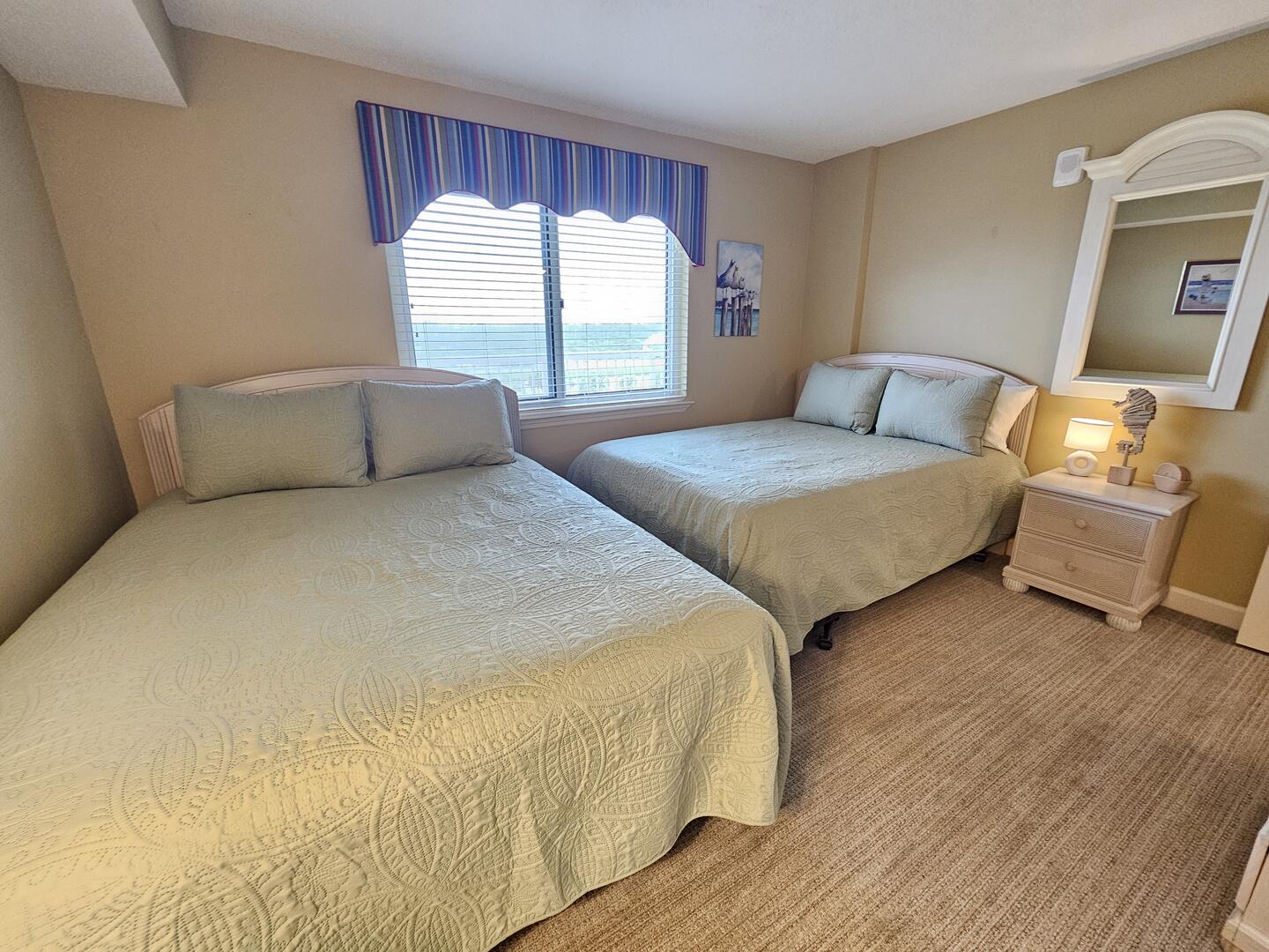 Guest Bedroom w/2 Queen Beds