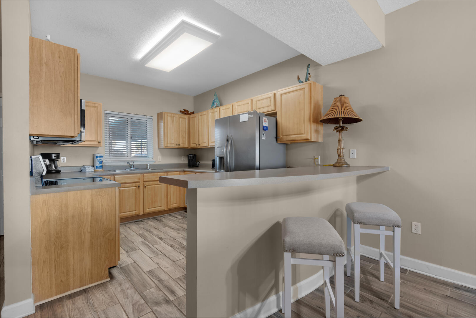 Breakfast Bar/Kitchen
