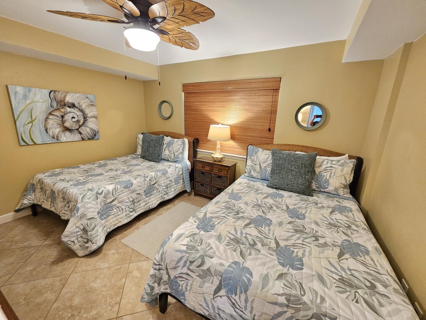 Guest Bedroom w/2 Full Beds
