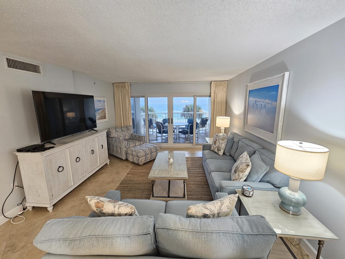Living Area w/ Gulf Front View