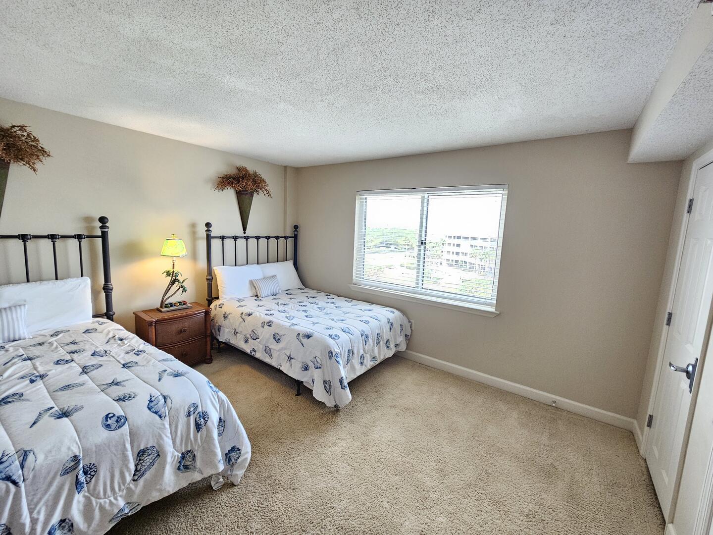 Guest Bedroom w/2 Full Beds
