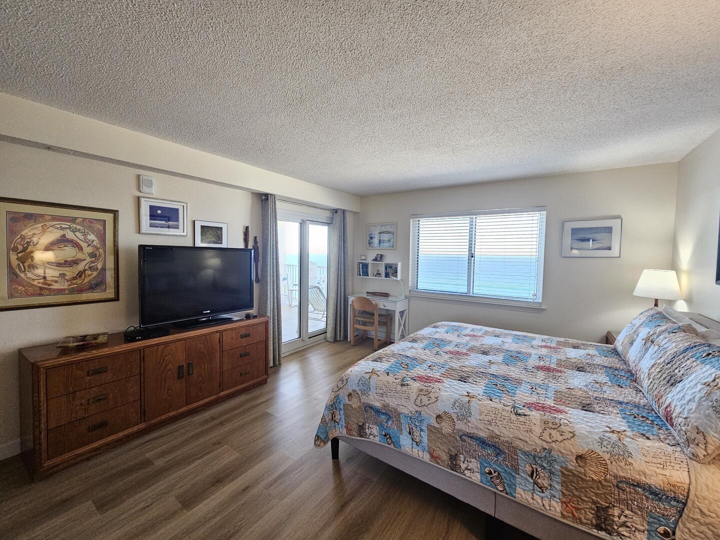 Master Bedroom w/Private Entrance to Balcony