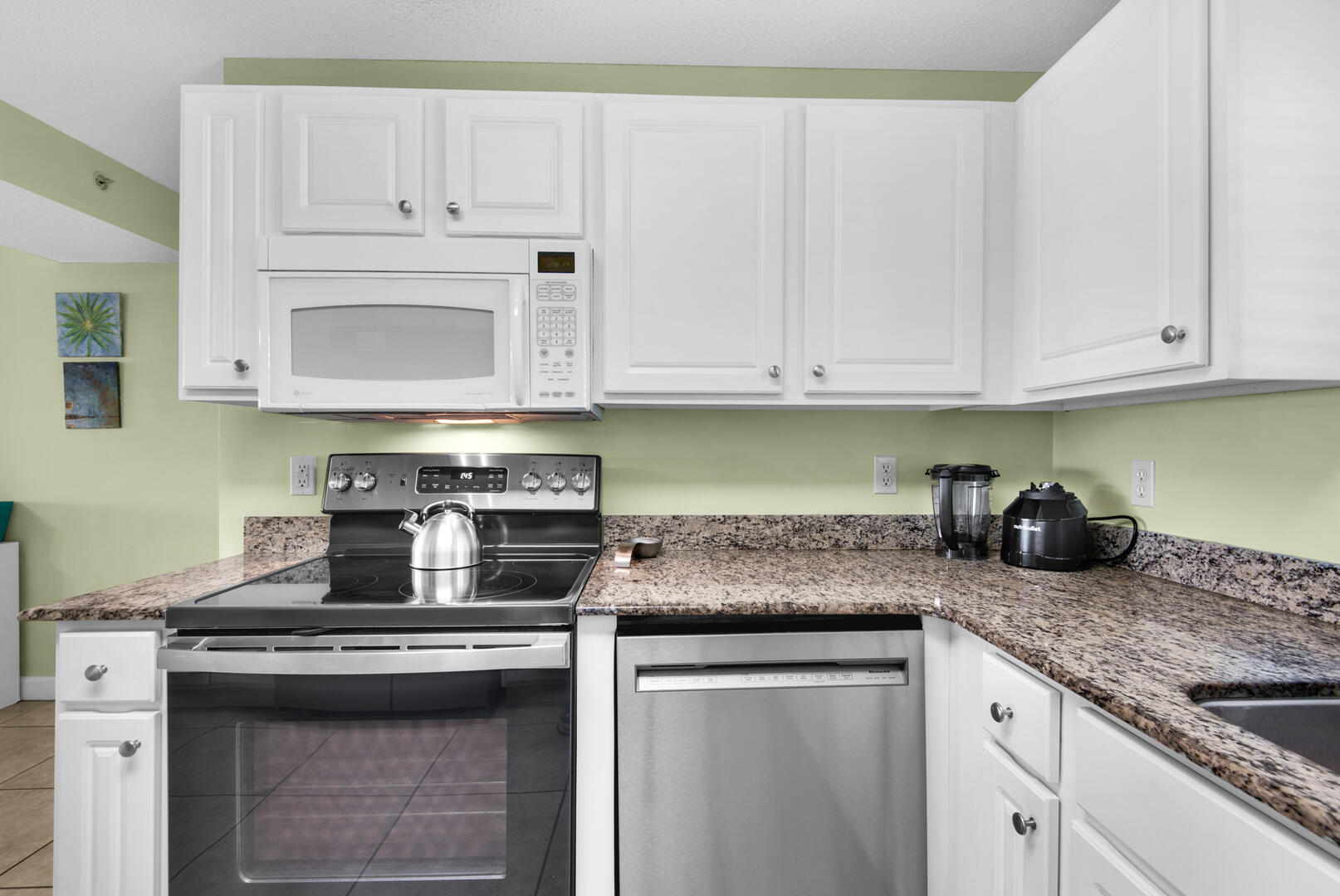 Kitchen w/Stainless Appliances