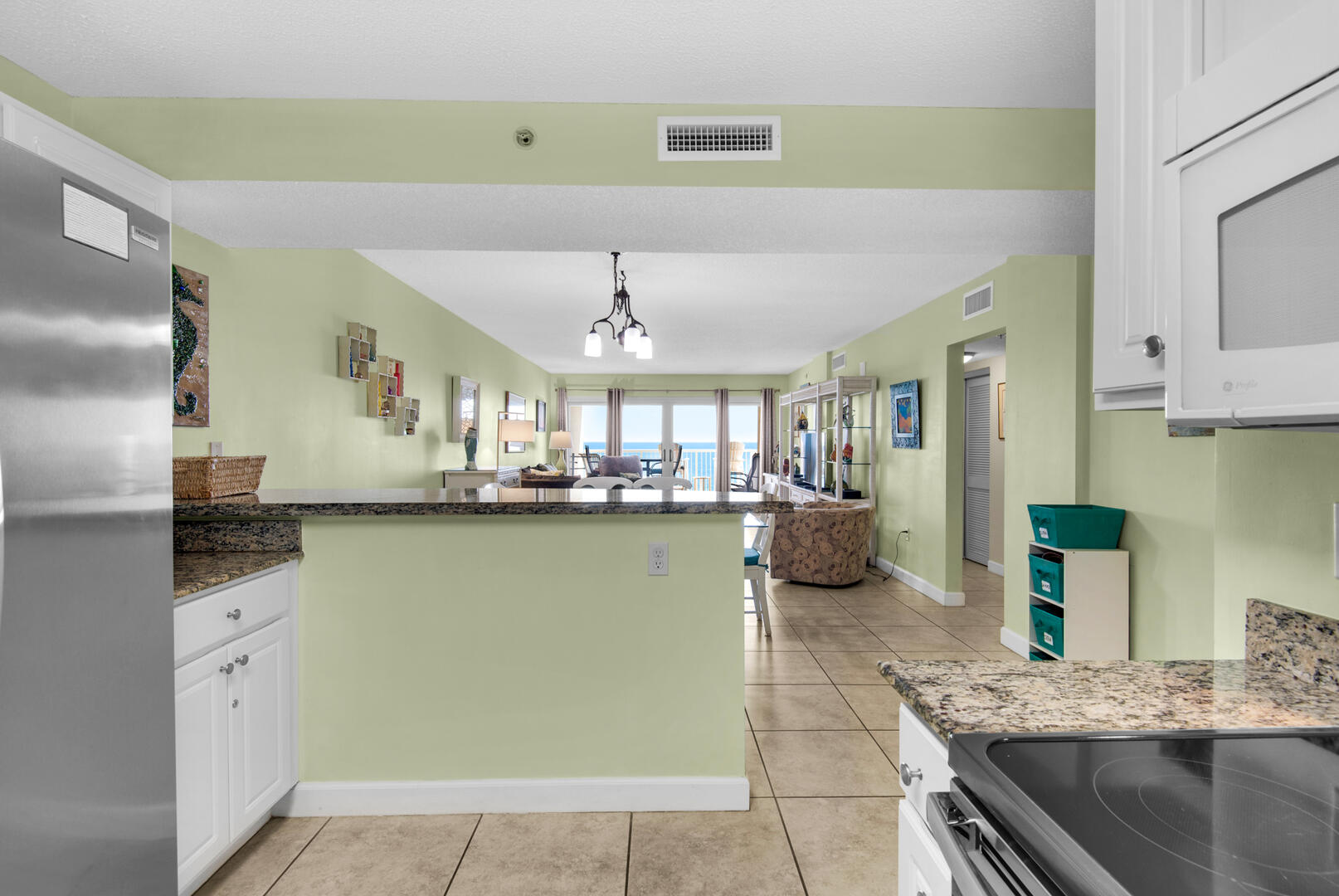 Kitchen to Breakfast Bar