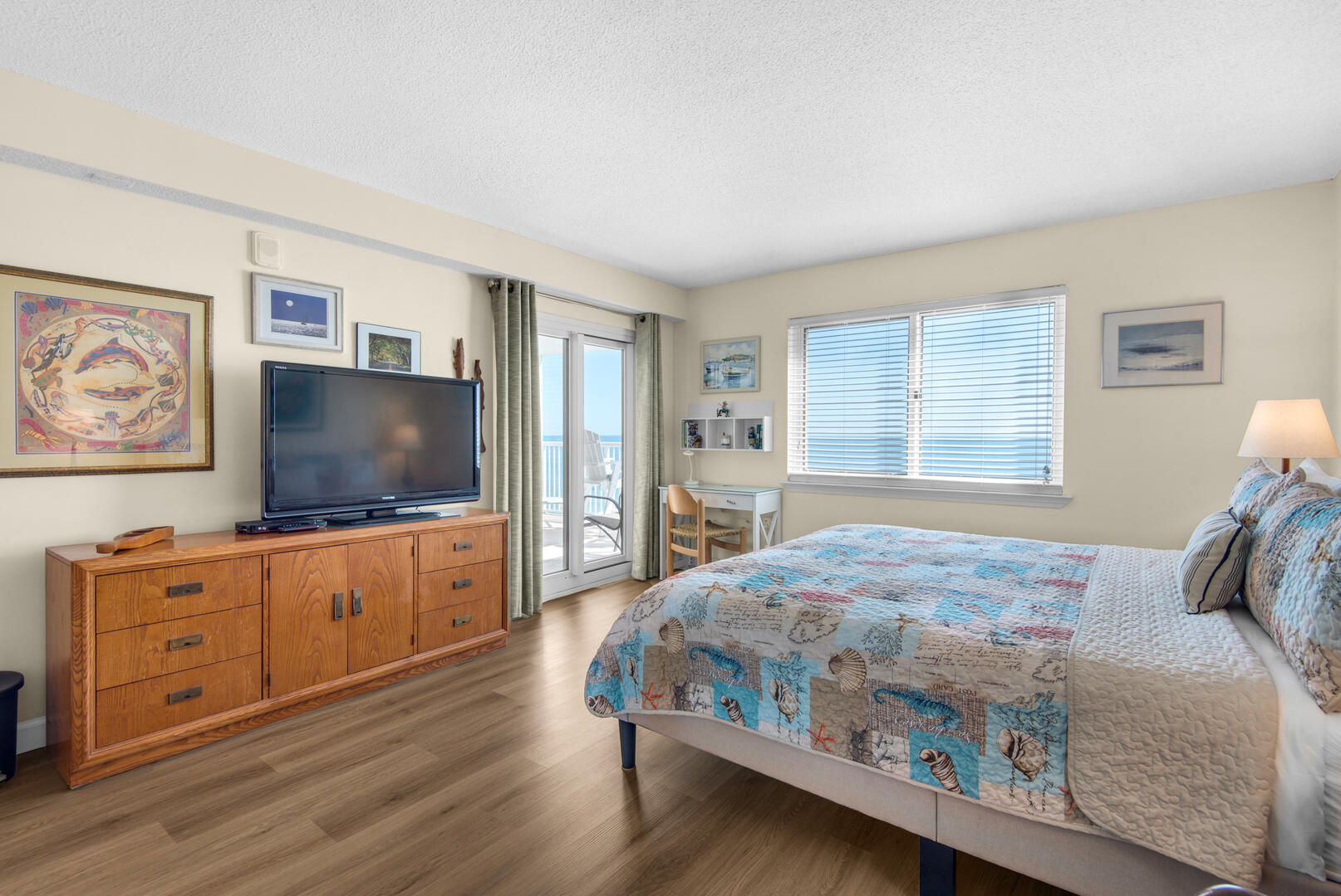 Master Bedroom w/Private Entrance to Balcony