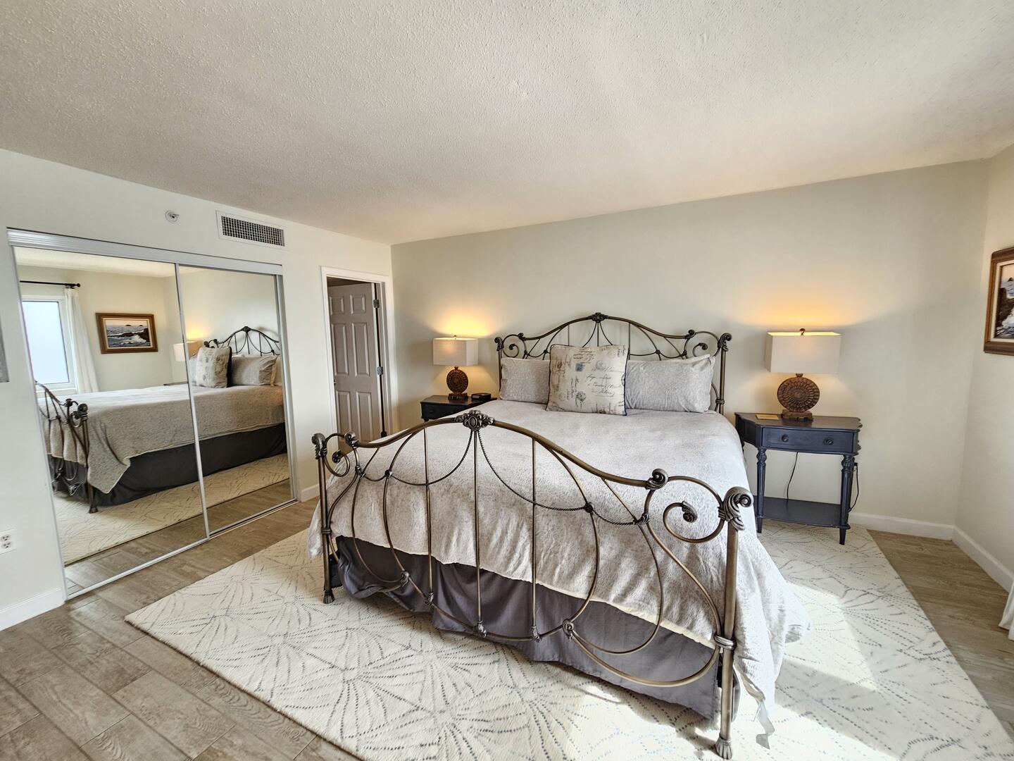 Master Bedroom w/New Luxury Mattress