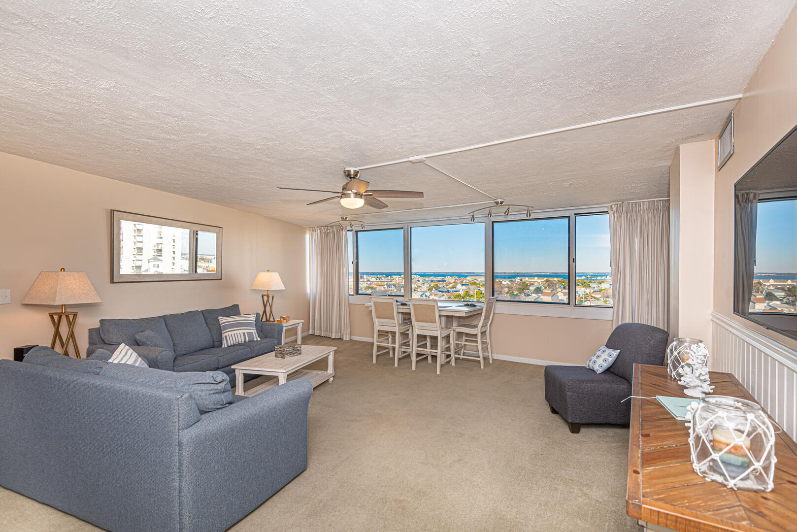 A closer look at Penthouse Rentals In El Centro With A View