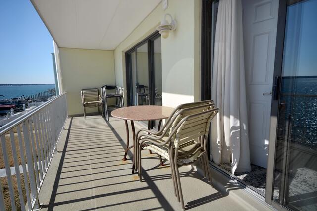 PORT OF CALL 2B-BALCONY