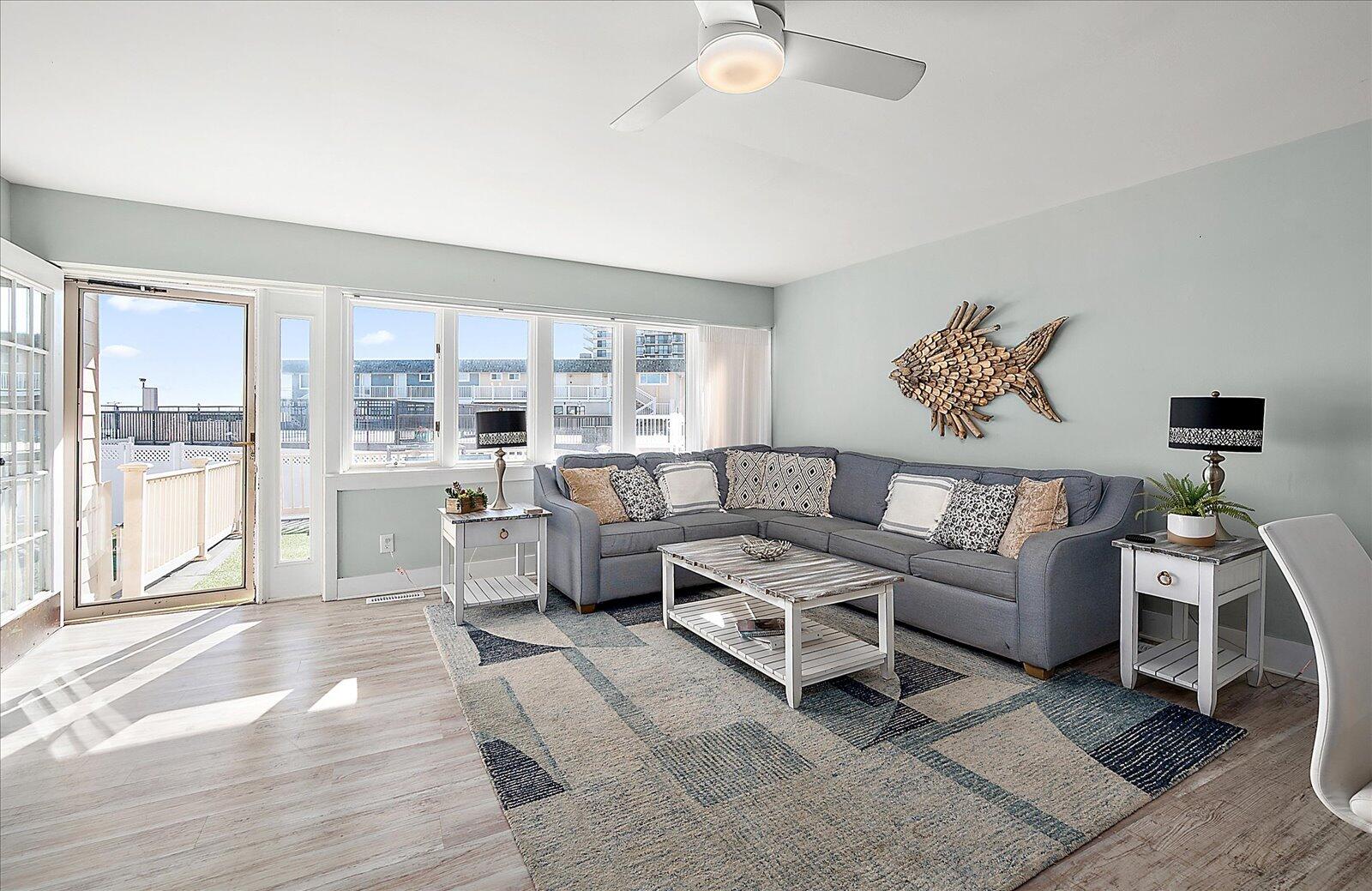 Fountainhead 1 #74 Living Room