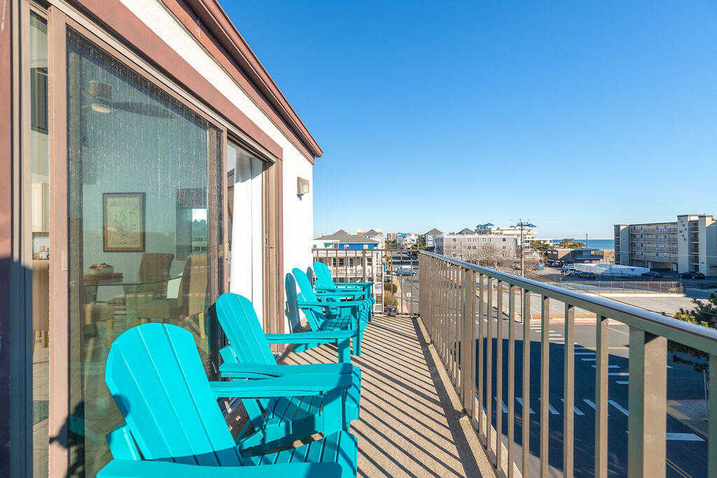 Balcony-OFF-OF-LIVING-AREA