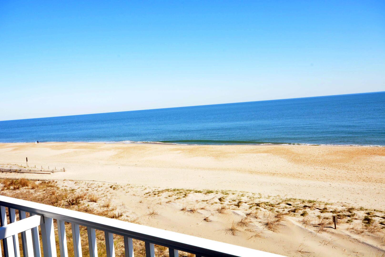 BAREFOOT COUNTRY 406