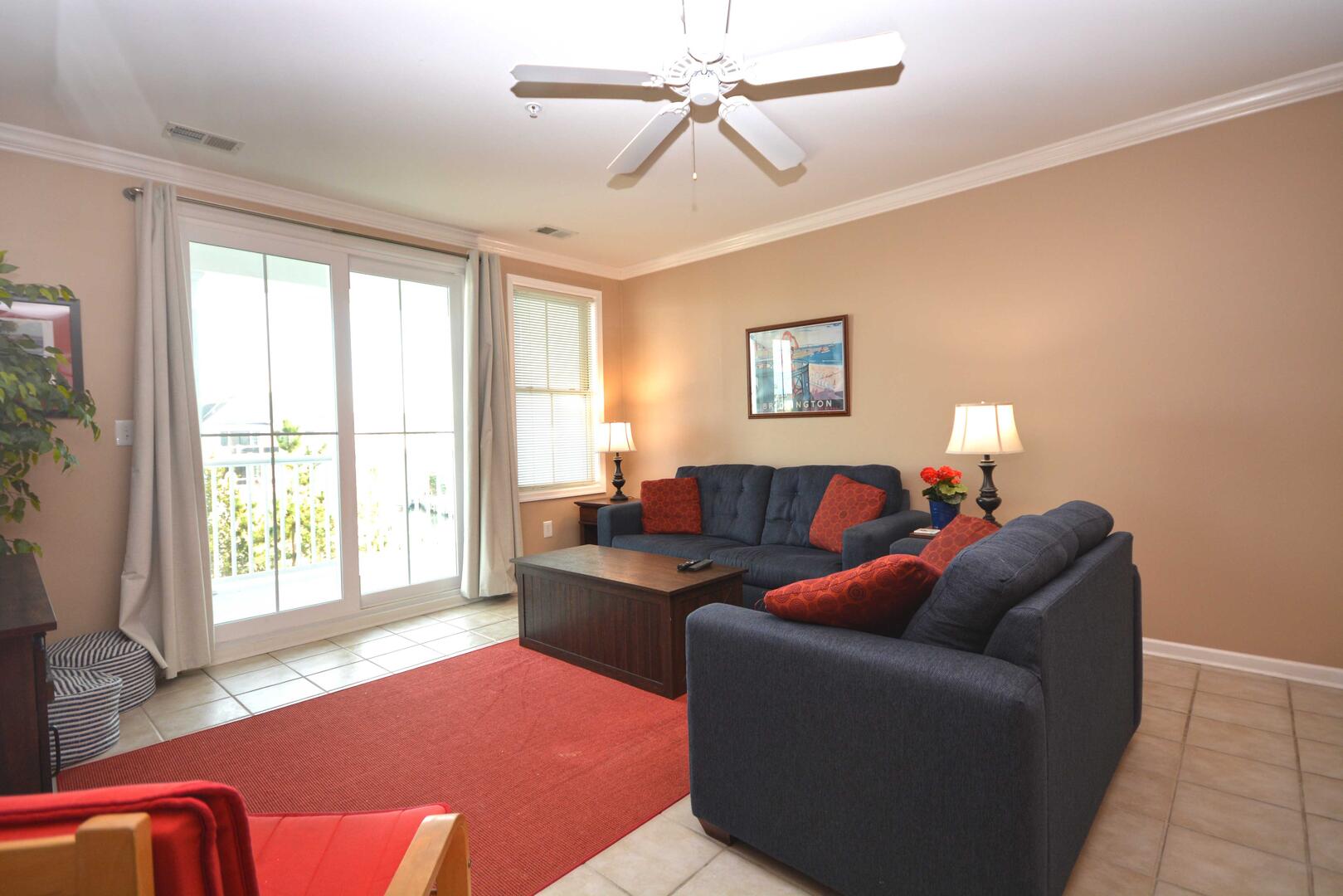 SUNSET ISLAND 3-D LIVING-AREA