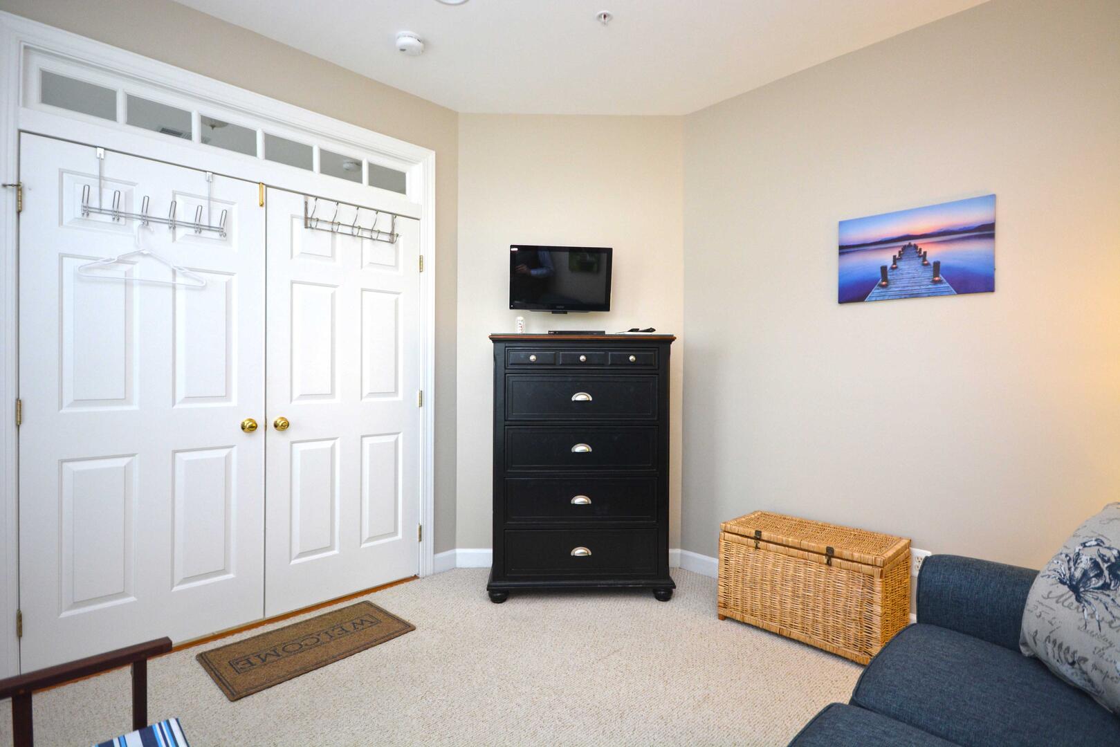 SUNSET ISLAND 23 OTHER SIDE OF DEN