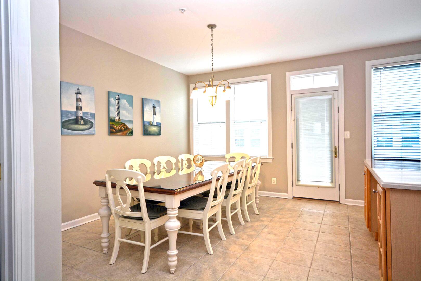 SUNSET ISLAND 23 DINING-AREA