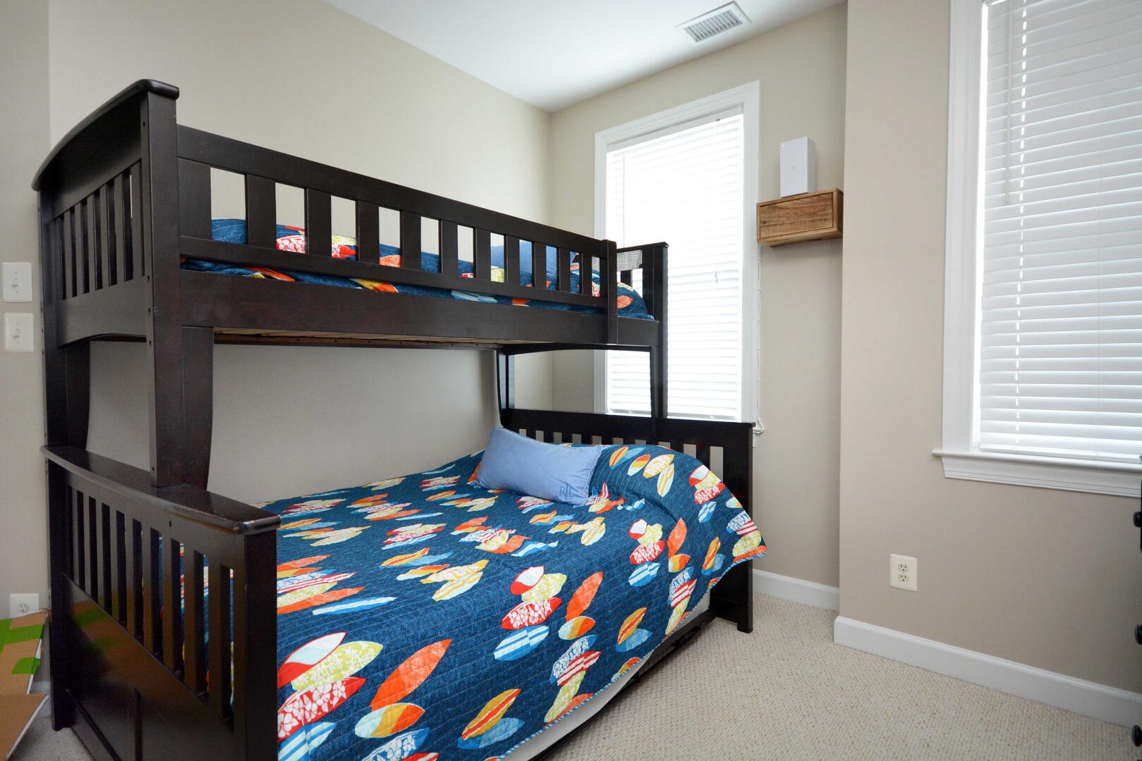 SUNSET ISLAND 23 PYRAMID-BUNK