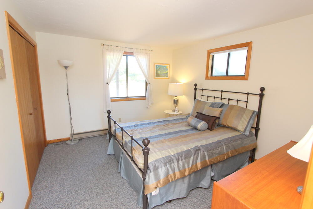 BR2 Queen, First Floor