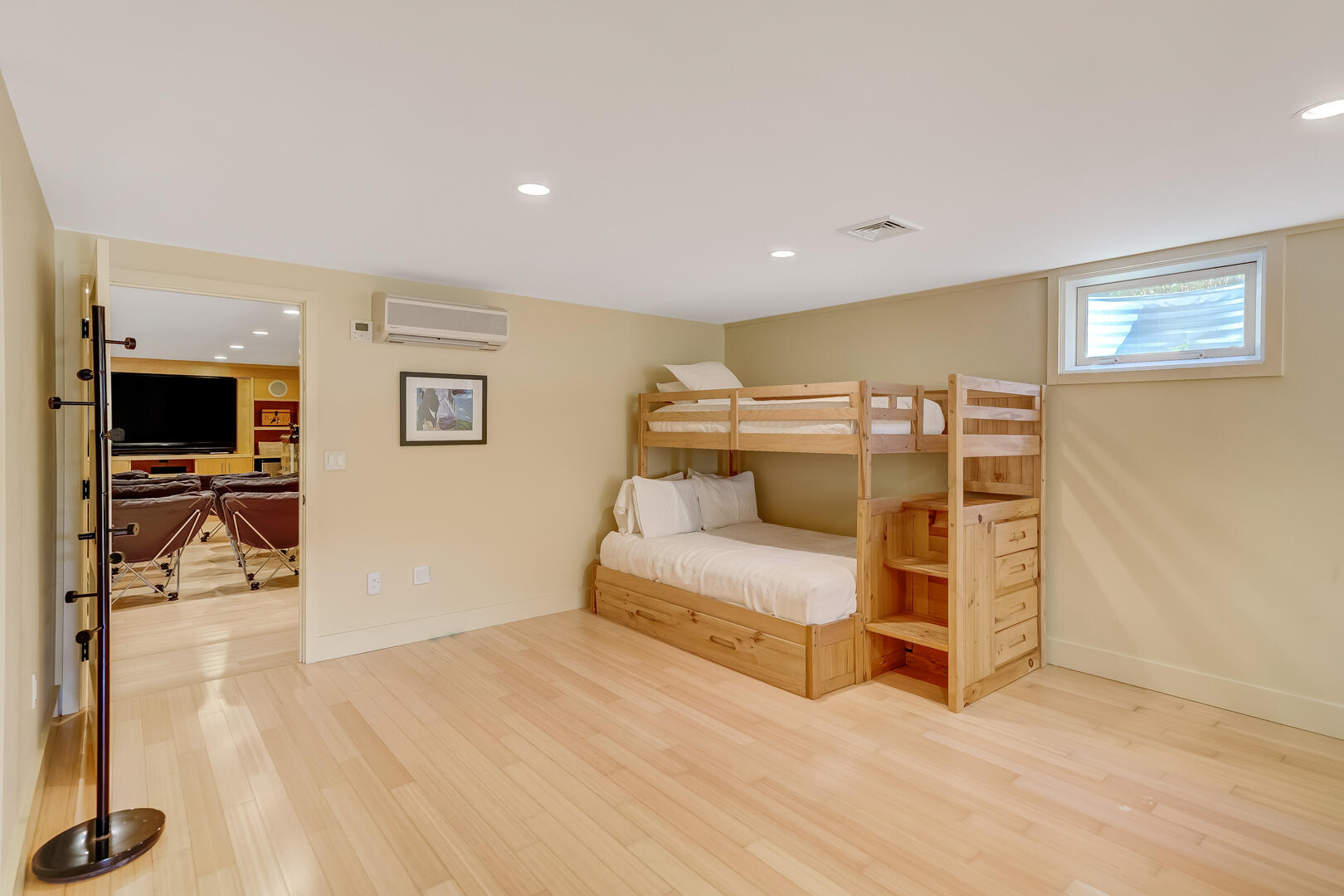 BR4 Bunk Bed (Twin over Double with a Twin Trundle), Lower Level 