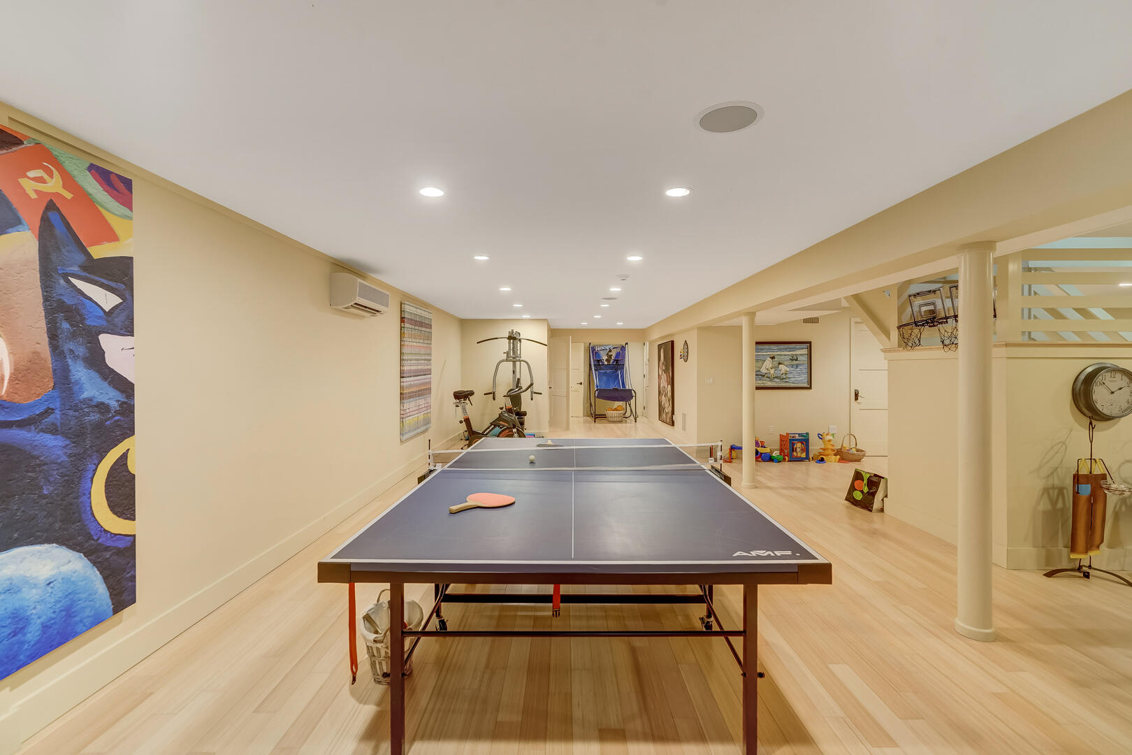 Ping Pong, Lower Level