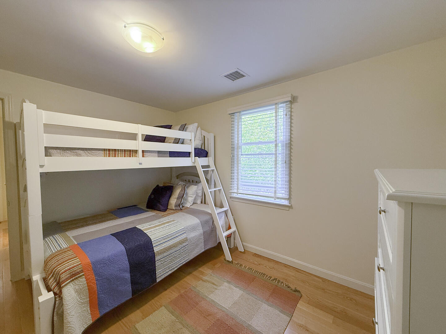 BR4 Bunk Beds (Twin/Double), Second Floor