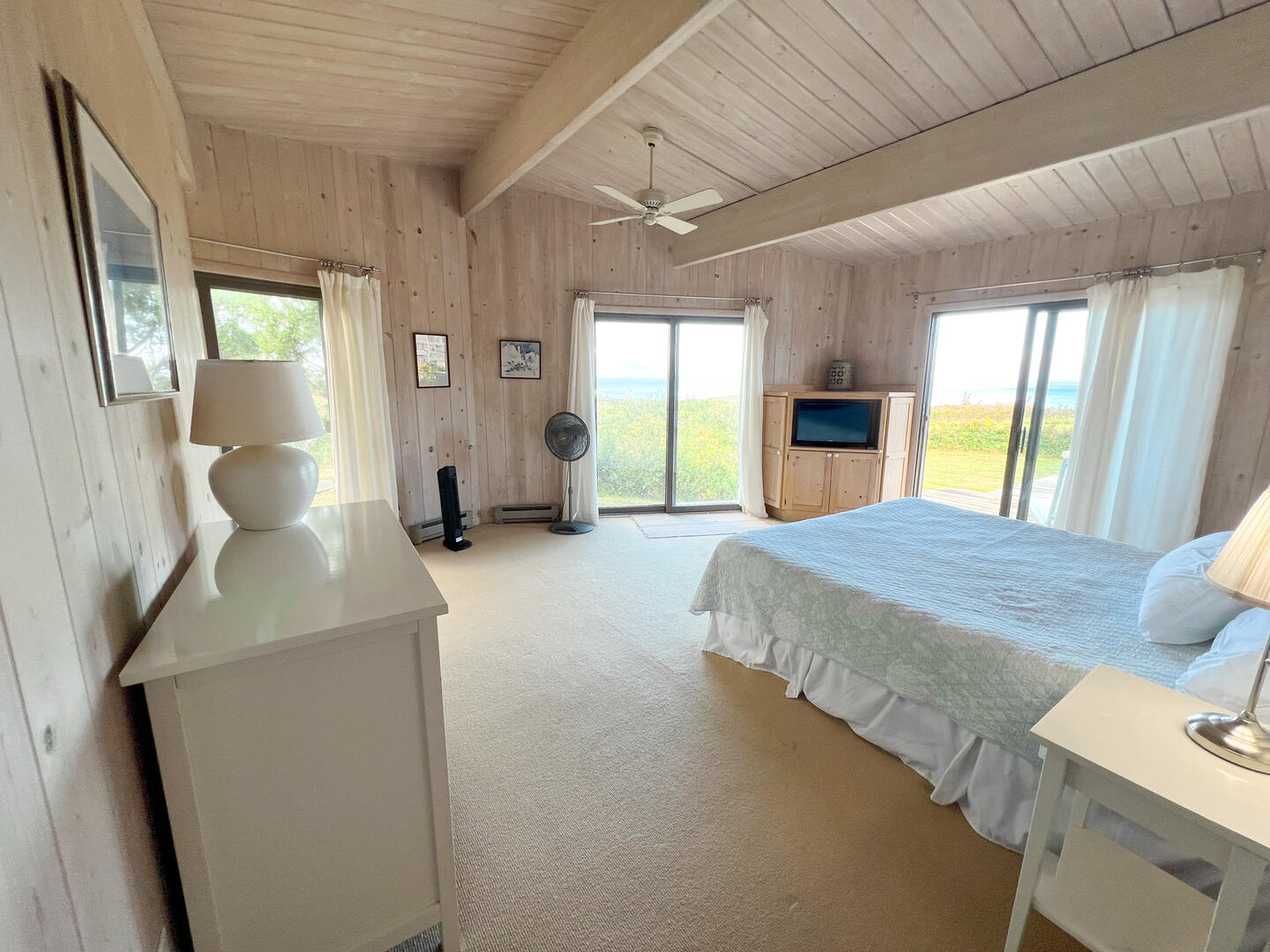 BR1 King En Suite, Main Level