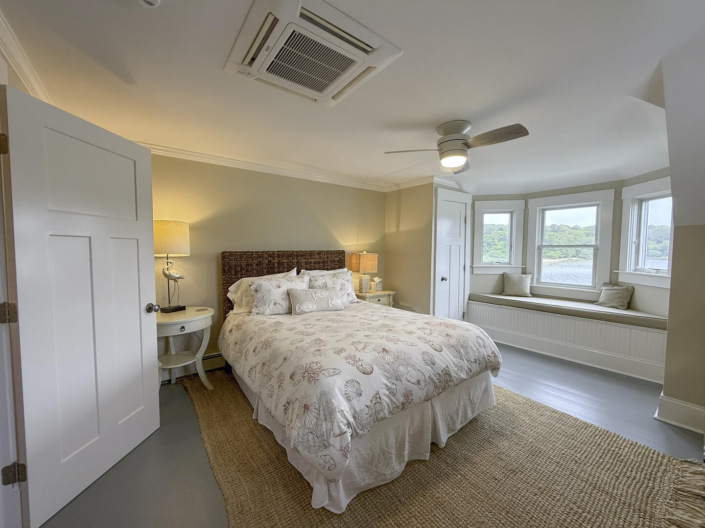 BR2 Queen En Suite, Second Floor