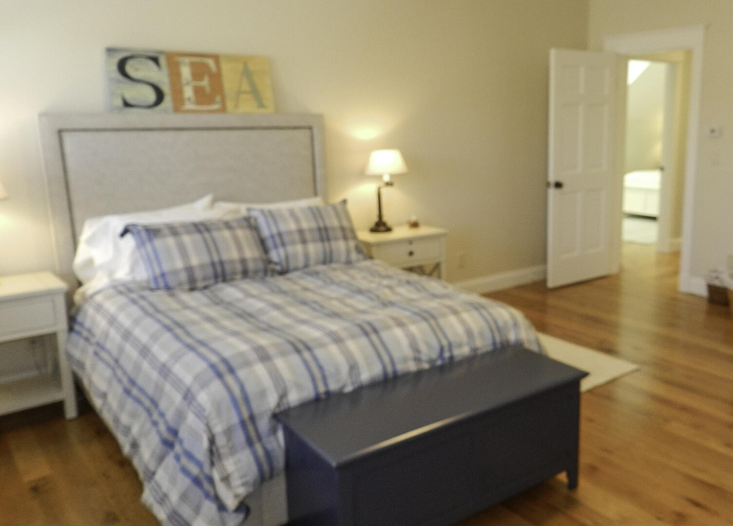 BR4 Queen & Twin Bed En Suite with Shower Stall, Second Floor