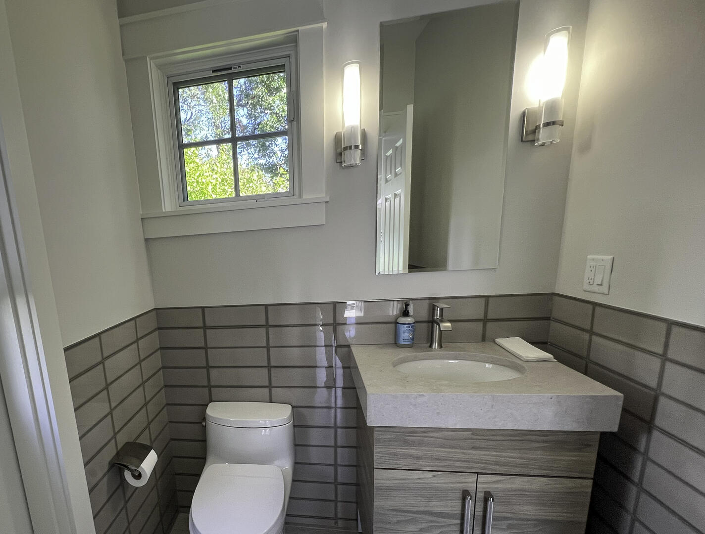 Powder Room, Pool House