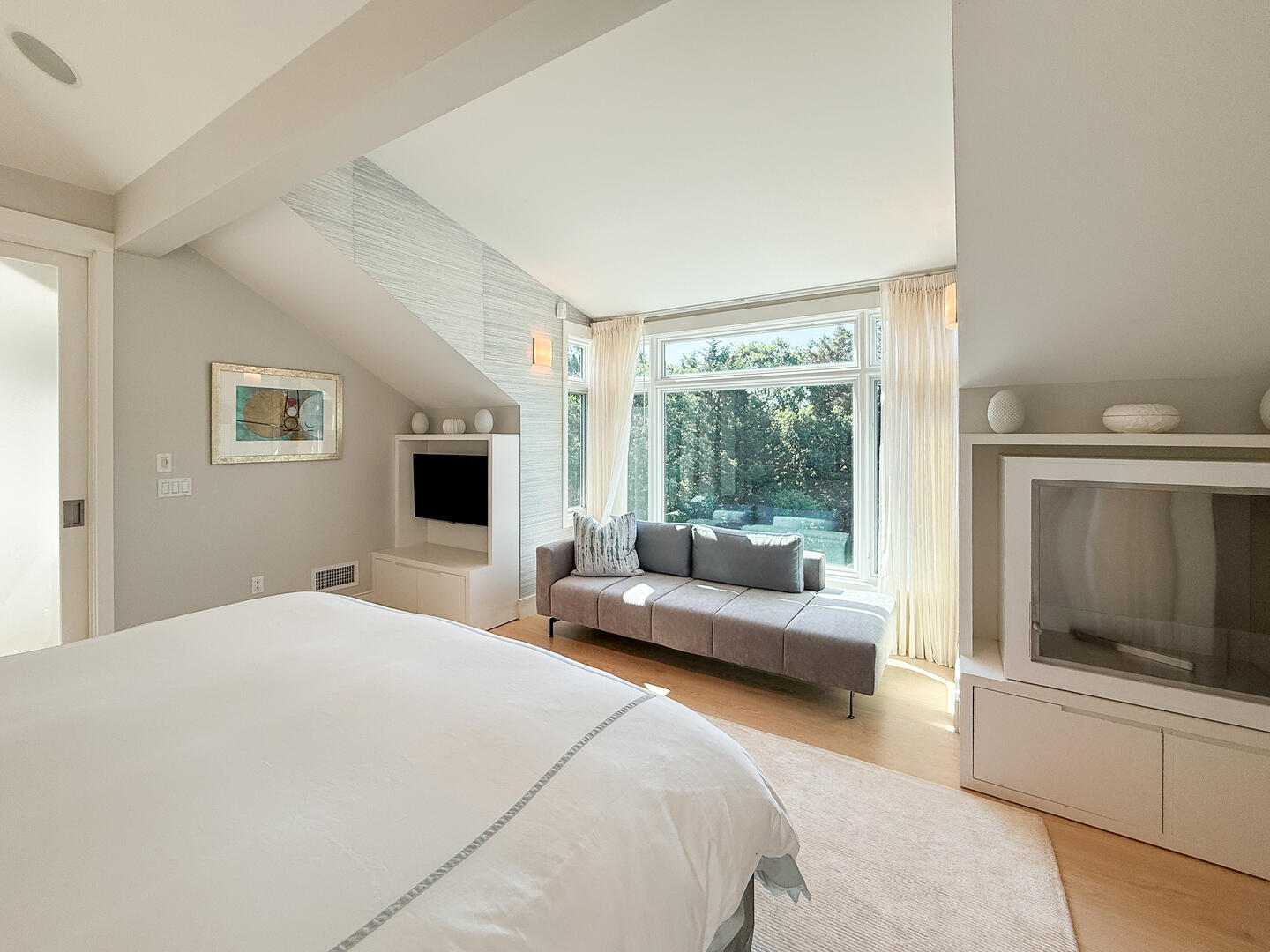 BR2 King En Suite, Second Floor