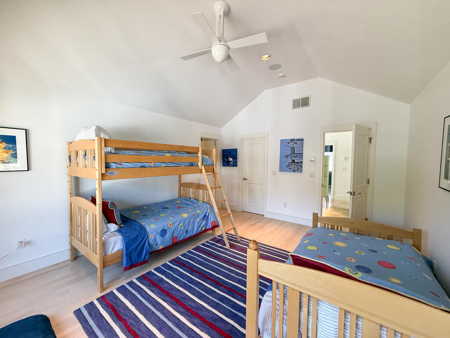BR5 Twin/Twin Bunk Bed & Twin Bed En Suite, Second Floor