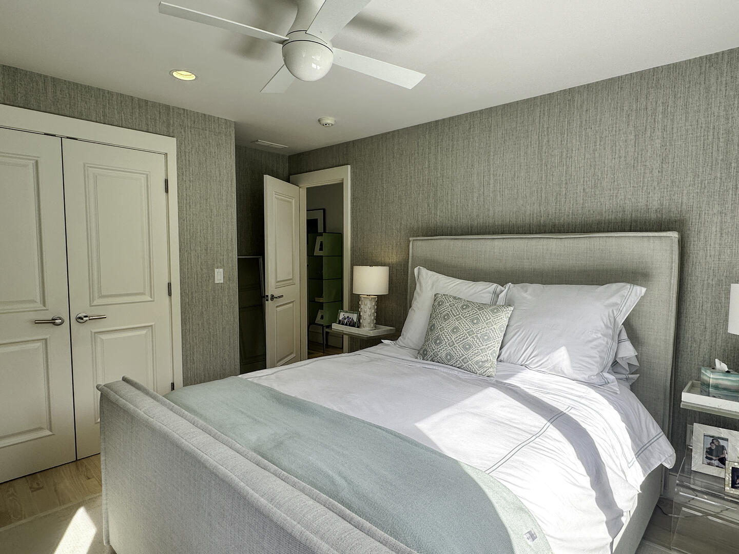 BR4, Queen, Second Floor, Hall Bath