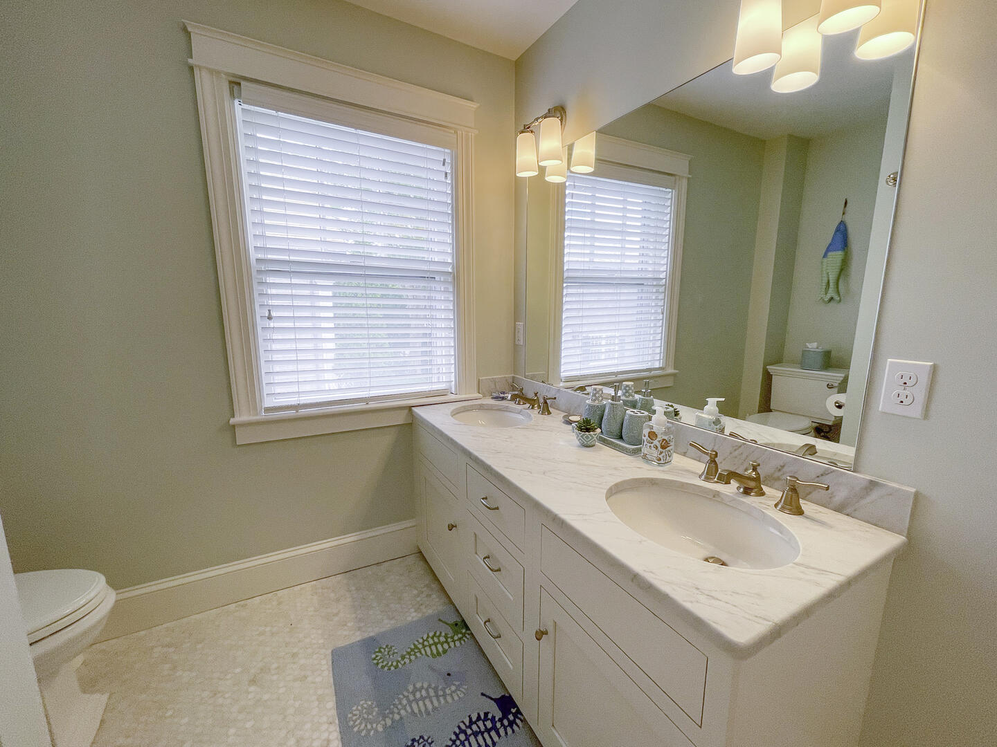 Hall Bath with Shower Tub Combo, Second Floor
