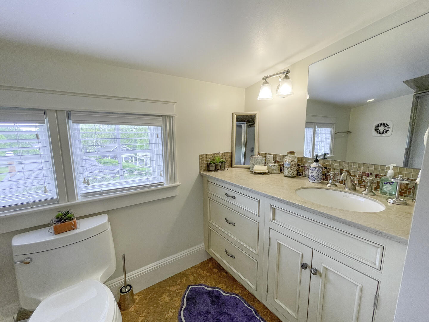 BR2 Queen En Suite with Shower Stall, Third Floor