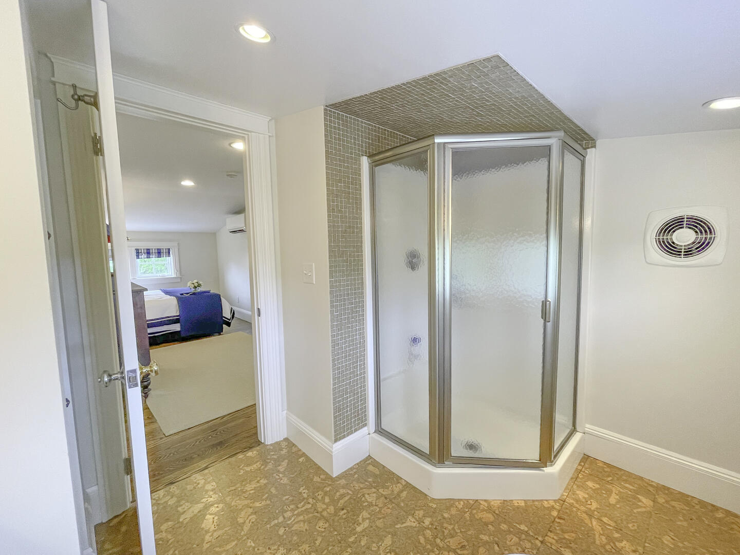 BR2 Queen En Suite with Shower Stall, Third Floor