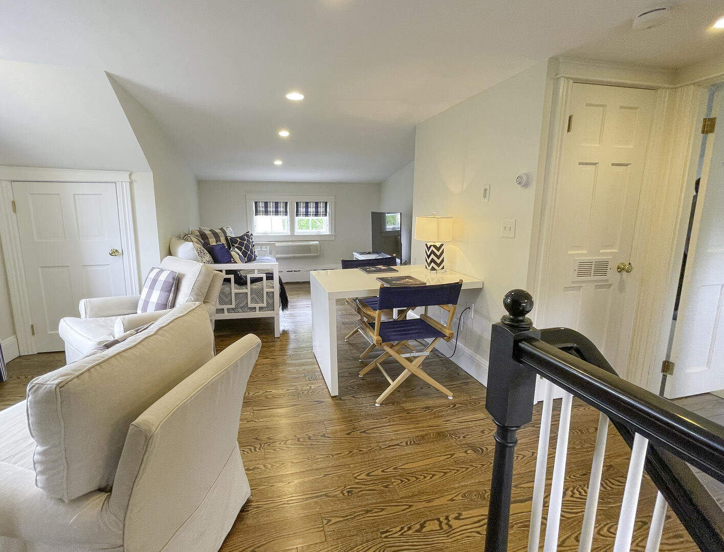 Sitting Area, Third Floor