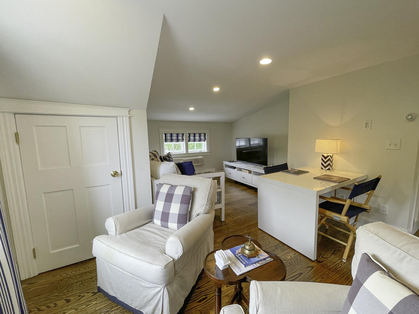 Sitting Area, Third Floor