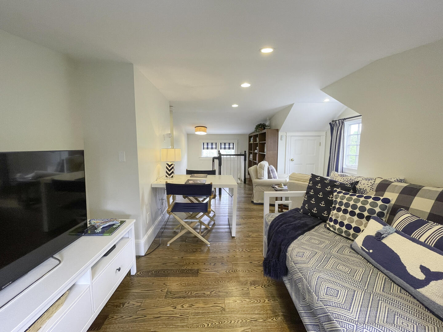 Sitting Area, Third Floor