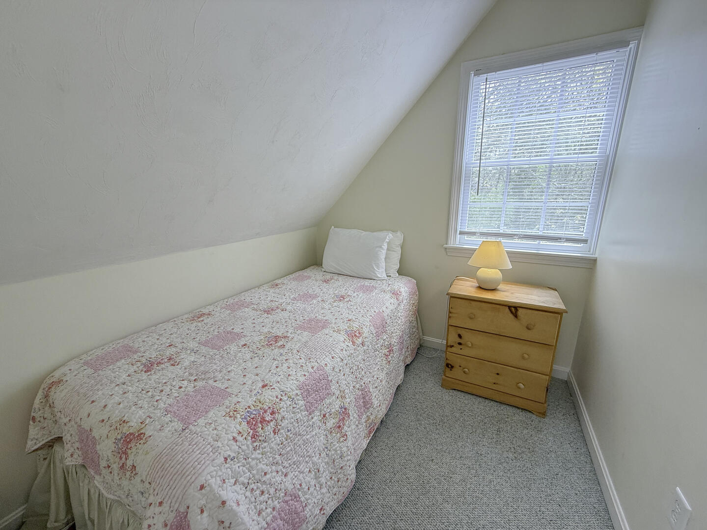 BR4 Twin Bed, Second Floor