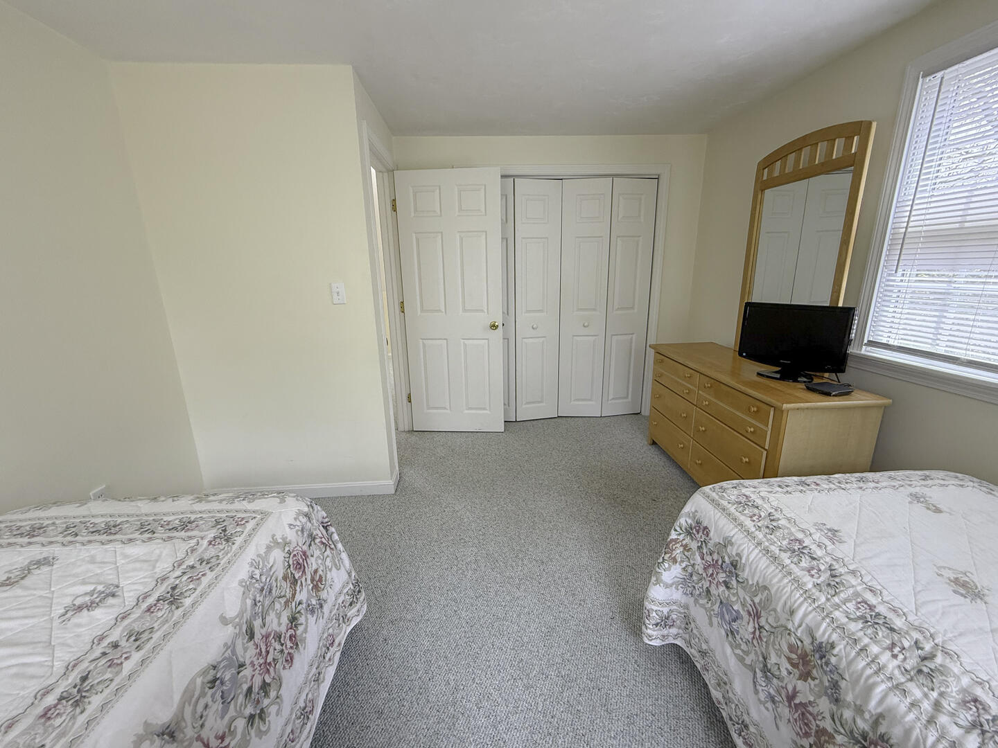 BR3 (2) Twin Beds, Second Floor