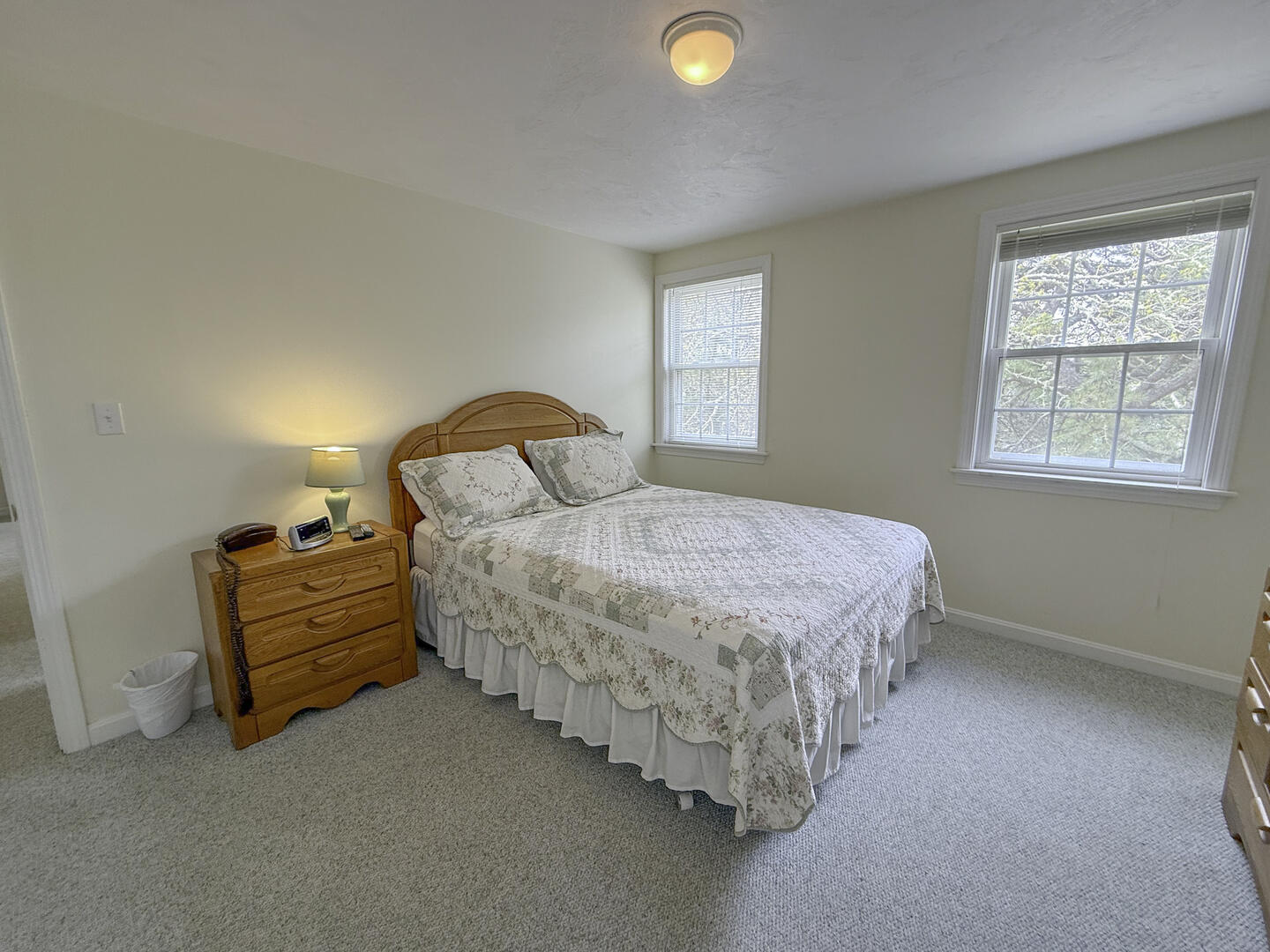 BR2 Queen, Second Floor