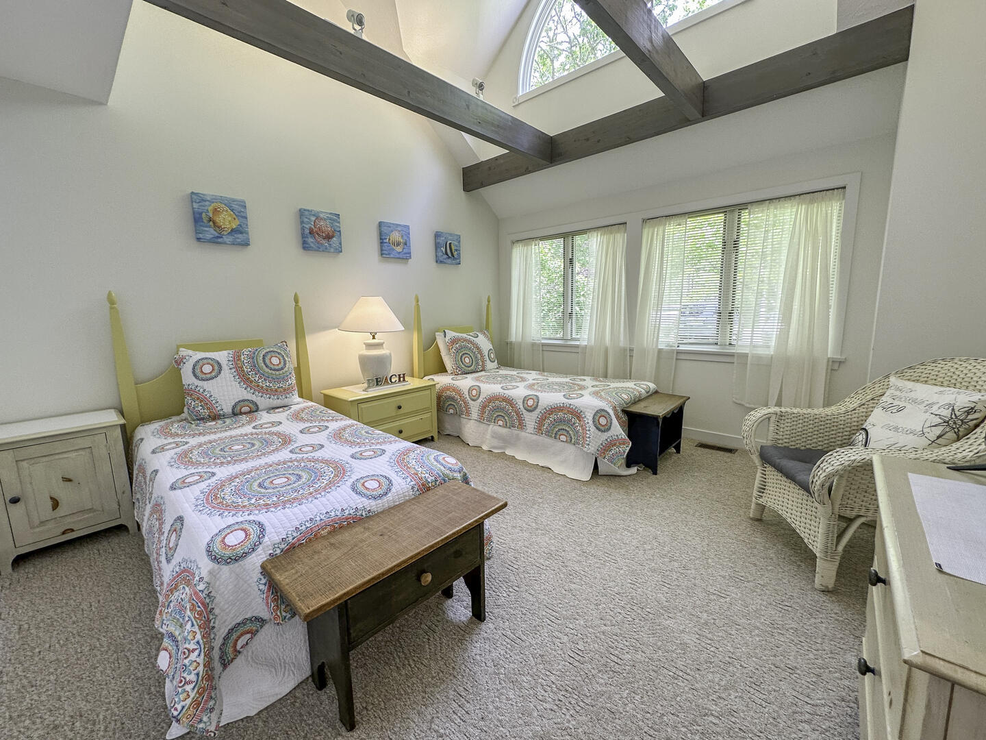 BR1 2 Twins, Main Floor