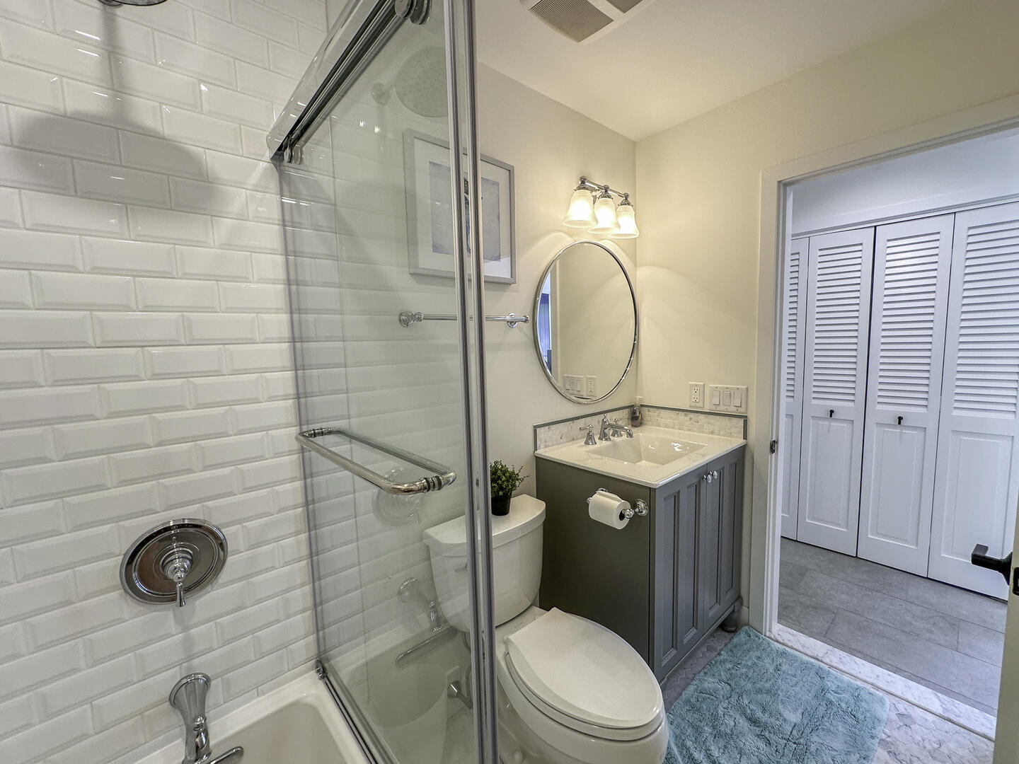 Hall Bath, Shower Tub Combo, First Floor