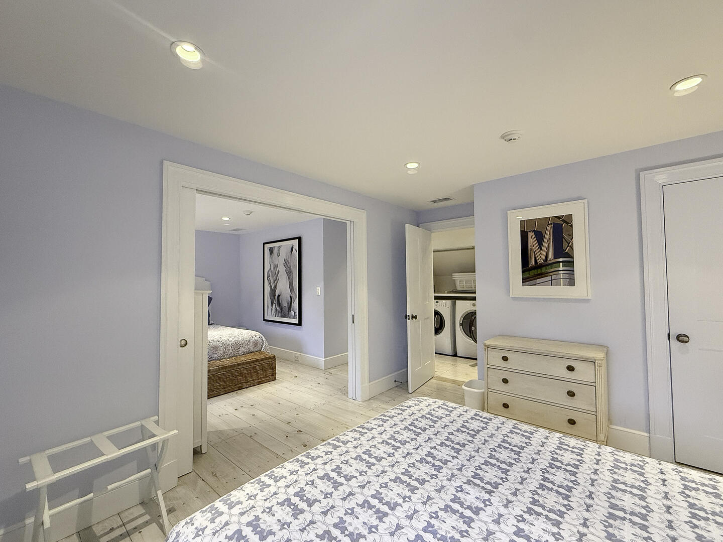 BR2 Queen, Second Floor