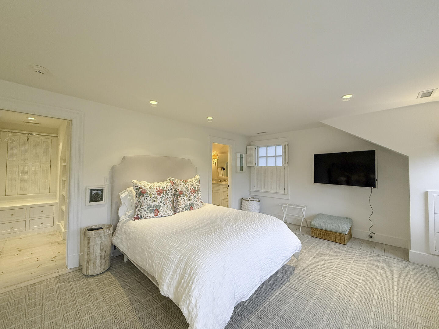 BR1 Queen En Suite, Second Floor