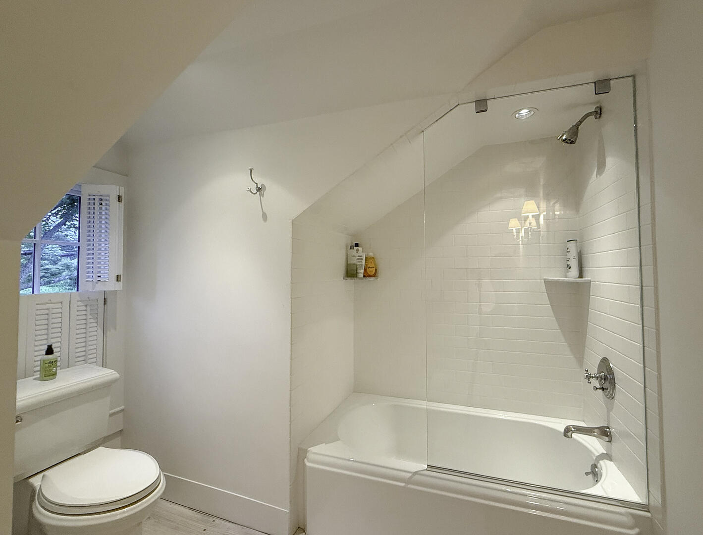 Hall Bath with Shower Tub Combo, Second Floor